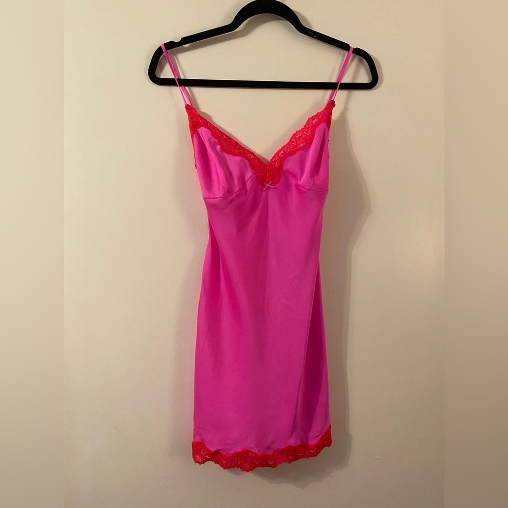 NWT SKIMS LACE TRIMMED SILK SLIP DRESS 💗V-DAY EXCLUSIVE 💗 (SOLD OUT ONLINE)